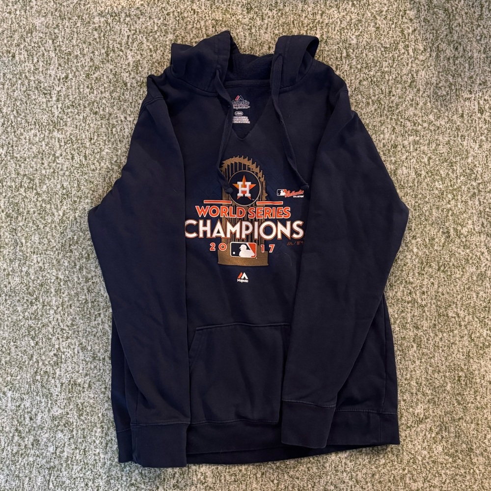 Houston Astros. 2017 World Series champions. Navy sweatshirt. Women’s L.